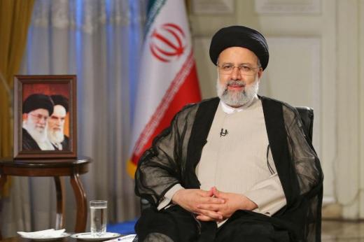 Rəisi: “İran gücünün zirvəsindədir”