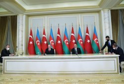 Чавушоглу: Мы сможем путешествовать между Турцией и Азербайджаном только с удостоверениями личности ФОТО