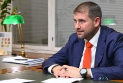 Moldovalı müxalifət lideri Rusiya pasportu aldı