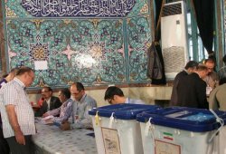 İranda  seçkilər: Kim seçir, necə seçir?