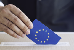Avropa Parlamentinə seçkilərin ilkin nəticələri açıqlandı