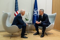 Bayden NATO Baş katibi ilə Ukraynadakı vəziyyəti müzakirə etdi