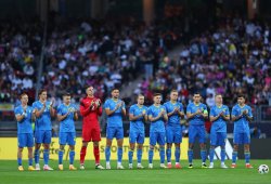 Ukraynalı futbolçular Rebrovu paltardəyişmə otağından qovublar
