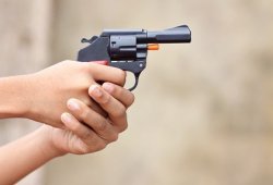 ABŞ-də polisə "silah" tuşlayan uşaq öldürüldü