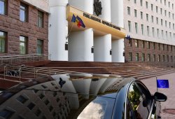 Təhlükəsizlik qüvvələri Moldova parlamentində reyd keçirib