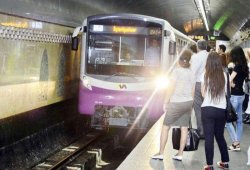 Bakı metrosunda problem: Sərnişinləri qatardan düşürdülər