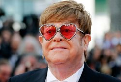 Elton Con görmə qabiliyyətini itirdi