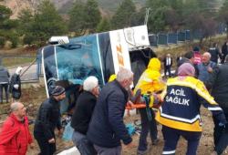 Türkiyədə avtobus aşdı -Yaralananlar var