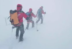 İtkin düşən alpinistlərin axtarışı dayandırıldı - Əlverişsiz havaya görə