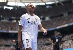 Mbappe ən      yaxşı      seçildi