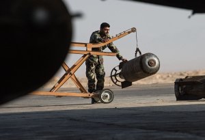 Kimyəvi silah çəlləkləri: Suriyada aviabaza niyə bombalandı?