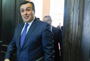 Армянский министр подал в отставку ПО ТРЕБОВАНИЮ ПРОТЕСТУЮЩИХ