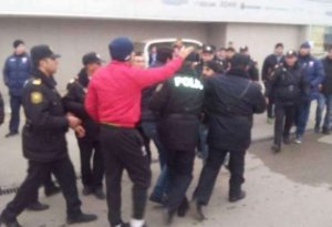 Sumqayıtda dava: Polis rəisini gicgahından yaraladılar