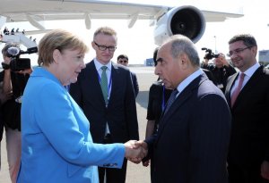 Merkel Bakıdadır-Onu qarşılamağa kimlər getdi?+FOTO