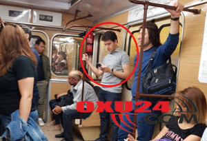 Metroda telefonla oynayan azərbaycanlı deputat kimdir? -FOTO