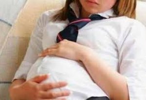 Şamaxıda 15 yaşlı şagird direktor müavinindən hamilə qaldı – SENSASİON OLAY