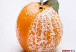 Şirin, dadlı, ətirli mandarinin bir çox faydalı xüsusiyyətləri var.