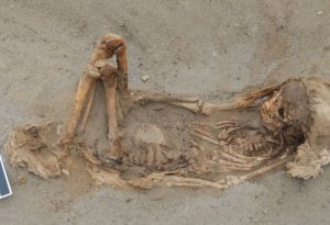 Мрачная находка археологов: 140 детей принесли в жертву и вырезали им сердца (фото)
