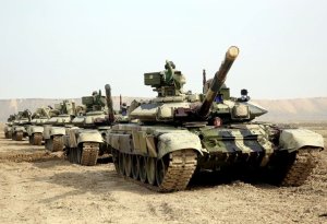 Azərbaycan tankları hərəkətə keçdi