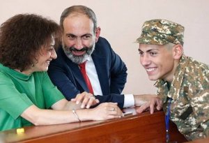 Жена Пашиняна все-таки призналась, что их сына перевели из Карабаха