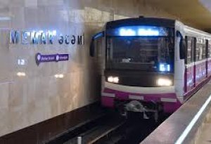 Bakı metrosunda problem - Sərnişinlər boşaldıldı, hərəkət iflic oldu