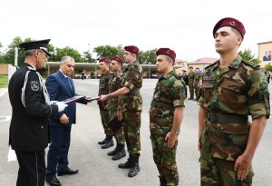 Heydər Əliyev hərbi xidmətini başa vurdu - FOTO