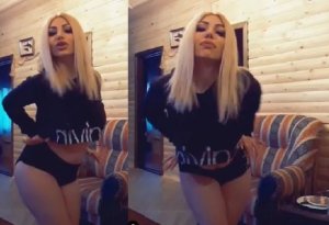 Azərbaycanlı qızdan biabırçı paylaşım: Alt paltarında video çəkdi