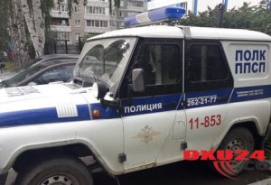 Rusiyada biabırçılıq: polislər gənc qızı xidməti maşında zorladılar