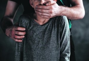 Azərbaycanda SEKSUAL MANYAK azyaşlı oğlanı dəfələrlə zorladı