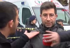 Hadisə  yerindən canlı yayım  edən  jurnalist  döyüldü (VİDEO)