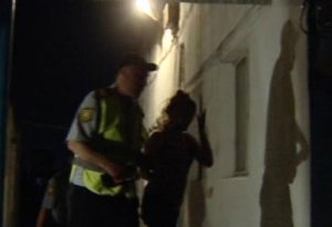 Bakıda gərgin gecə: Polis qadını saxladı - ANBAAN  VİDEO
