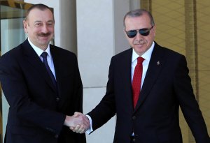 Azərbaycan Türkiyənin dar günündə əlini uzatdı:  Hər cür yardım etməyə hazırıq!