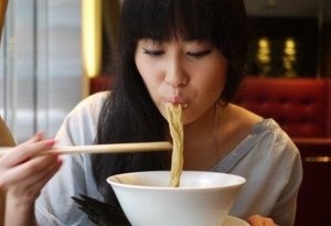 Səhiyyə Nazirliyi əhalini Çin restoranlarına getməkdən çəkinməyə çağırıb