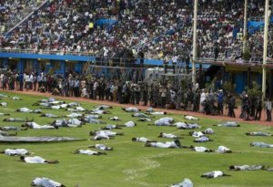 SON DƏQİQƏ: Stadionda İZDİHAM: Onlarla ölü, yüzlərlə yaralı var - FOTOLAR
