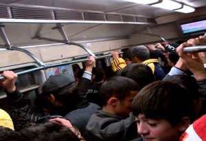 Bakı metrosunda biabırçılıq: Kişi cinsiyyət orqanını qıza göstərdi 