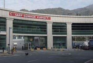 Azərbaycan vətəndaşlarını daşıyan dörd avtobus Türkiyə-Gürcüstan sərhədində saxlanıldı, işə nazirlik qarışdı