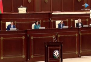 Milli Məclisdə yer insidenti - Deputat cəzalandırıldı