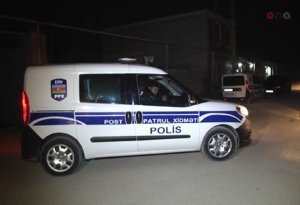 Polis BMW-ni saxladı, maşından soyuq silahlar çıxdı