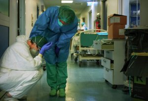 Bakıda tibb işçisi koronavirusdan vəfat etdi - FOTO