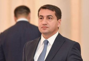 Prezidentin köməkçisi ingilisdilli mediada Ermənistanı ifşa etdi