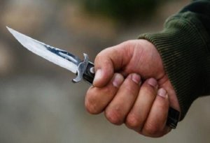 Azərbaycanda dəhşət: Polis bıçaqlandı