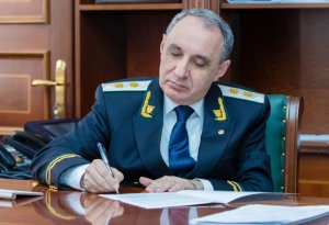 Kamran Əliyev prokuror köməkçisini qovdu