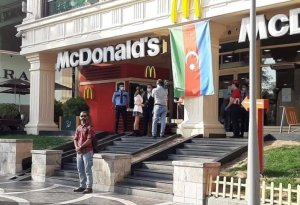 Azərbaycandan olan şirkət rəhbəri “McDonald’s”a görə xalqı təhqir etdi — FOTOFAKT