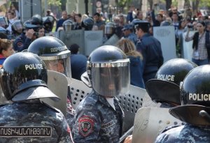 Ermənistan polisi qoşunlarının komandanı vəzifəsindən azad edildi