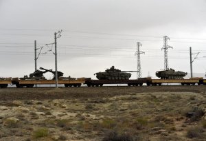 Erməni tankları Bakıya daşınır - VİDEO