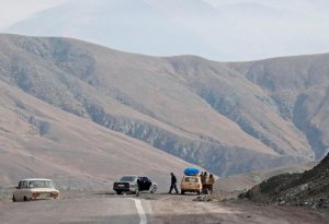 Появление безоружных азербайджанцев на дороге в Ханкенди напугало армян