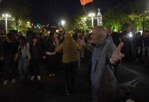 İrəvanda növbəti aksiya: Prospekt bağlandı