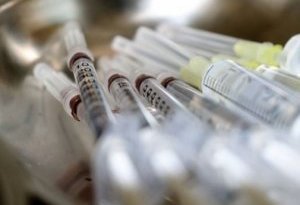 “Pfizer” vaksini vurulan 13 nəfər üz iflici olub