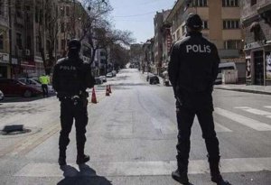 Qadın 200 nəfəri virusa yoluxdurdu – Polis əraziyə giriş-çıxışı bağladı