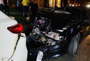 Bakıda gecə saatlarında hadisə: Polis sərxoş qadını saxladı  -  VİDEO